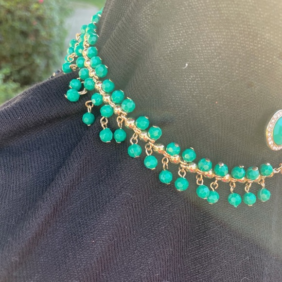 Avon Vintage Green Embellished Necklace Earring - Picture 4 of 4
